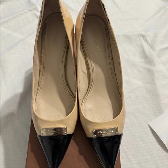 PreOwned Woman’s Coach Zan - Picture 3 of 6